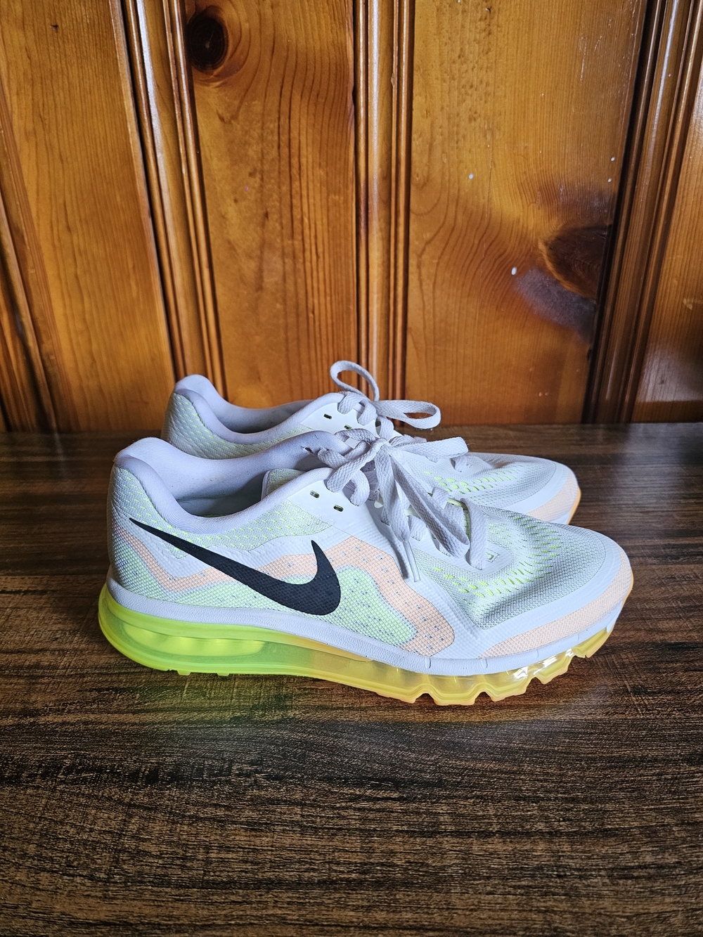 Nike Women’s White/Neon Yellow Running Shoes